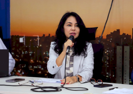 Apenas prefeita tem aumento de salário e servidores ficam sem reajuste pelo 3º ano