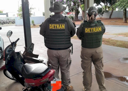 Motocicleta com R$ 31 mil em multas é apreendida pelo Detran