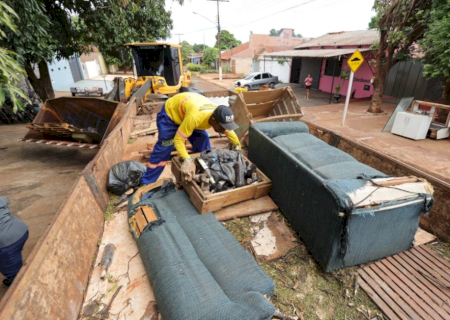 Depois de coletar 247t de resíduos no Canaã I, mutirão vai ao Jóquei Clube