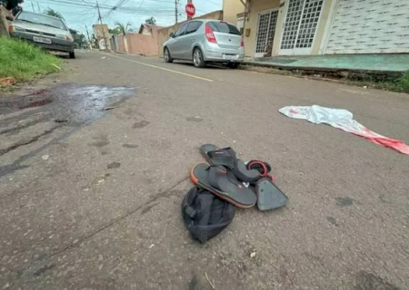 Homem morre após ser espancado e esfaqueado em bairro
