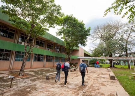 Acadêmicos da UFGD com filhos pequenos podem solicitar auxílio financeiro