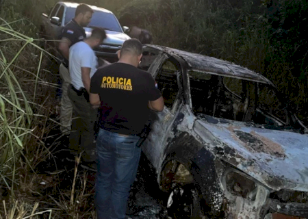 Caminhonete de engenheiro desaparecido e acusado de mandar matar a esposa é queimada