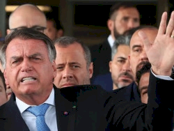 Após virar réu, Bolsonaro nega decreto de golpe de Estado e diz ser vítima de perseguição