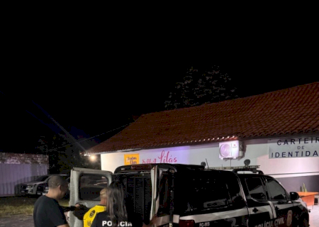 Homem é preso em flagrante praticando atos sexuais com uma cadela