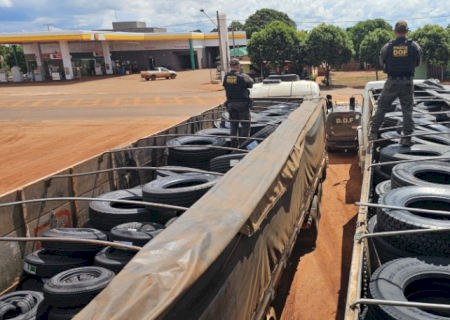 Carretas carregadas com 600 pneus ilegais são apreendidas na MS-164