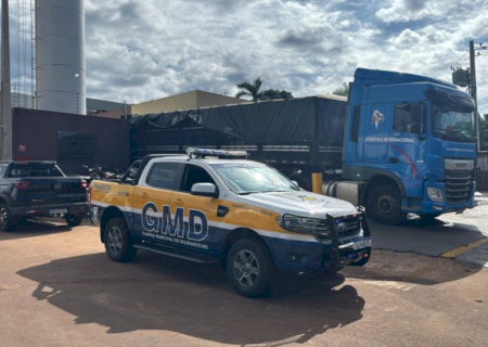 Fiscalização de caminhões pesados que trafegam na área central é ampliada em Dourados