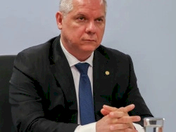 Lula manda demitir presidente do INSS investigado por fraude contra aposentados
