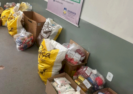 Prefeitura entrega alimentos arrecadados em ação de solidariedade