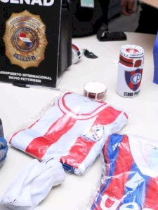 Traficantes usam brindes de time paraguaio para enviar cocaína à Arábia