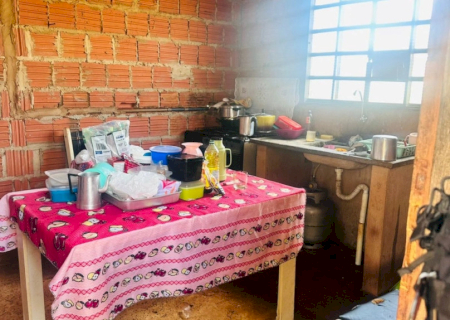 Mulher vítima de cárcere e abusos é resgatada em distrito na fronteira