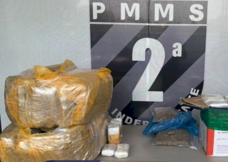 Droga apreendida com a dupla totalizou 41,7 quilos; Foto: Divulgação/PM