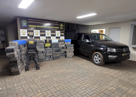 Veículo furtado no Paraná é apreendido com 1,3t de maconha em cidade de MS