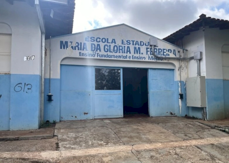 Zé Teixeira pede reforma na escola Maria da Glória
