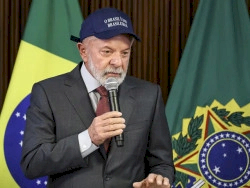 Lula defende regulação de big techs durante reunião ministerial