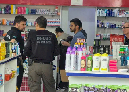 Dono de farmácia é preso por vender emagrecedores e anabolizantes pelo WhatsApp
