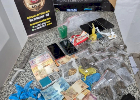 Polícia descobre delivery de drogas e prende três em dois endereços usados por traficantes