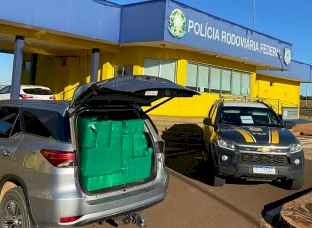 Traficante é preso pela PRF com caminhonete lotada de maconha em Caarapó