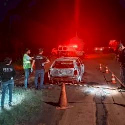 Corpo é carbonizado dentro de carro na BR-163; polícia ainda não identificou a vítima