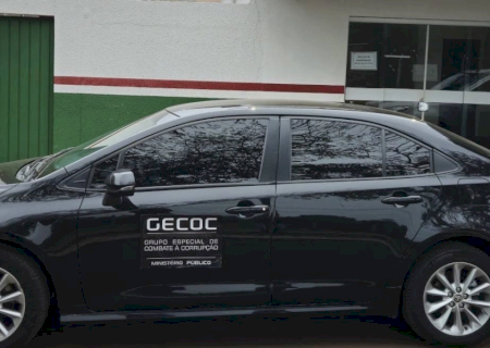 Prefeito se cala e não exonera presos por denúncia de corrupção