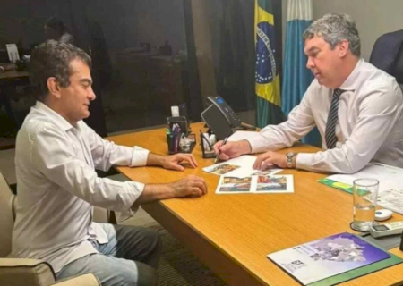 Marçal e Riedel vistoriam obras, assinam ordens e inauguram Policlínica