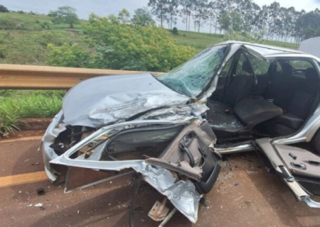 Mulher fica gravemente ferida em colisão entre dois carros na MS-475, em Glória de Dourados