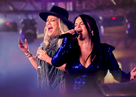 Dupla Patrícia & Adriana se apresenta no 'Natal Encantado Dourados' neste sábado