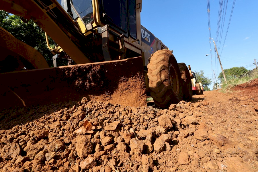 Prefeitura chega à fase final de cascalhamento e resgata mobilidade na Campina Verde
