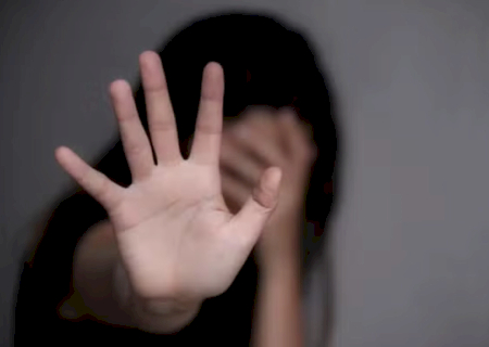 Mãe dopava filha, forçava prostituição e usava analgésico para minimizar a dor em estupros