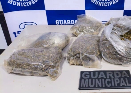Homem é preso com mais de 2 kg de maconha e skunk no Bairro Canaã 1