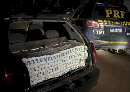 Carro abarrotado com cigarros contrabandeados é apreendido