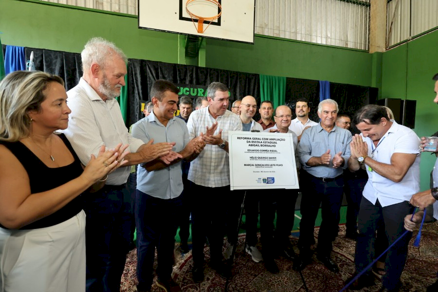 Prefeitura inicia obras de asfalto no Jardim Pelicano após 35 anos de espera