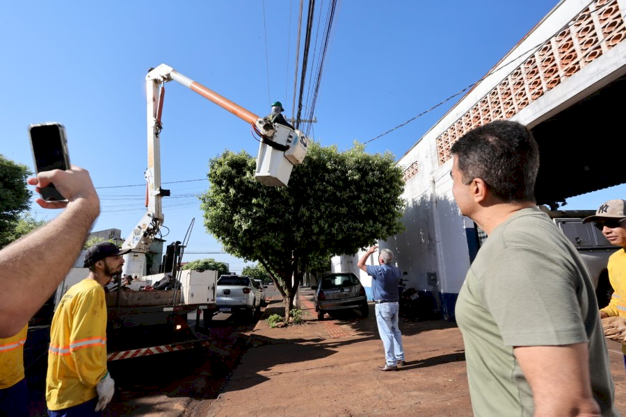 Prefeitura inicia limpeza de terrenos baldios após descumprimento de notificações