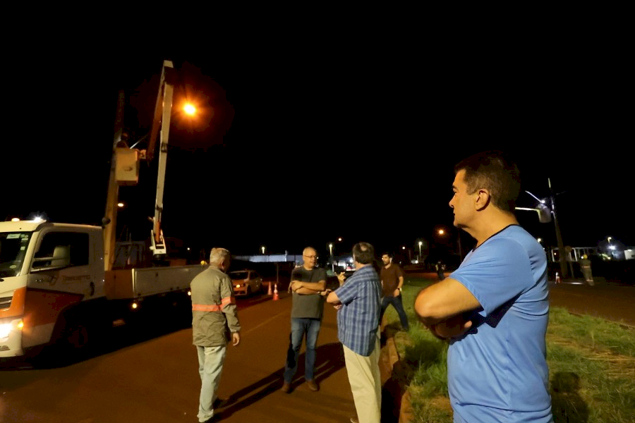 Prefeitura inicia processo de modernização da iluminação pública de Dourados