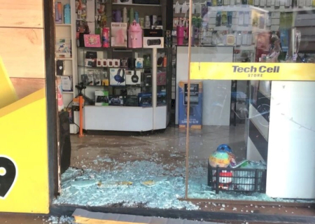 Ladrão 'estoura' porta de vidro e furta loja no Novo Horizonte