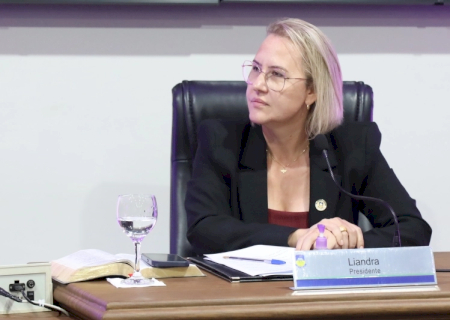 Liandra solicita academia ao ar livre e professor de ginástica funcional para o Residencial Bonanza