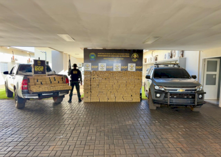 Polícia apreende Hilux furtada com 2 toneladas de maconha em Itahum