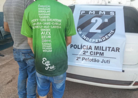 Dois acusados de matar advogado e servidor são presos e 3º é procurado