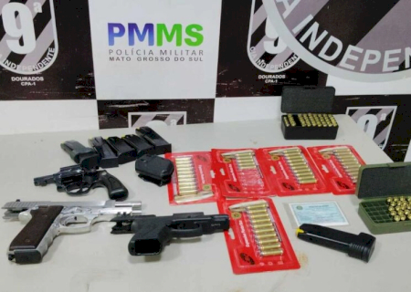 Sargento é preso com armas após agredir esposa em Dourados