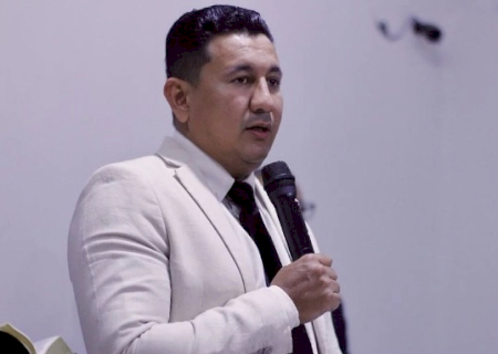 Pastor que atua na prefeitura também é afastado por Adriane depois de denúncia de estupro