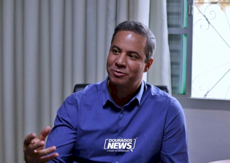Prefeito fala sobre denúncia, investimentos e política: 'do dinheiro do outro, eu cuido dobrado'
