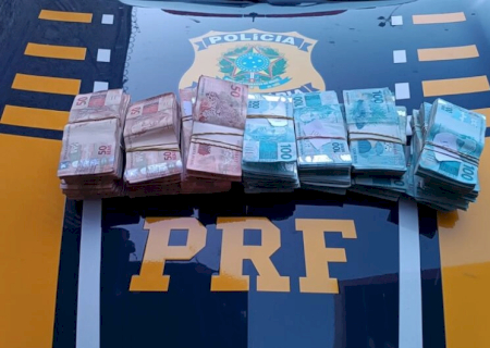 Motorista é preso com 84 kg de cocaína e R$ 195 mil escondidos em caminhão de minério