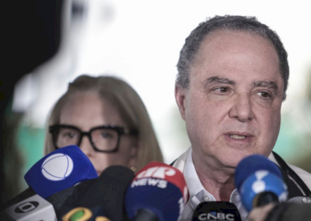 Médico diz que Lula retirou lesão e deve repousar nos próximos dias