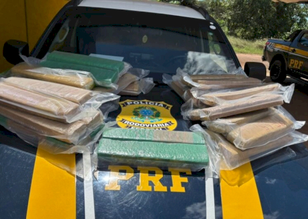 Passageira é presa com drogas e emagrecedores escondidos em malas na BR-262