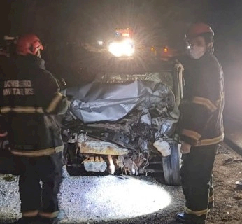 Acidente entre Saveiro e carreta mata motorista na MS-276 (Video)