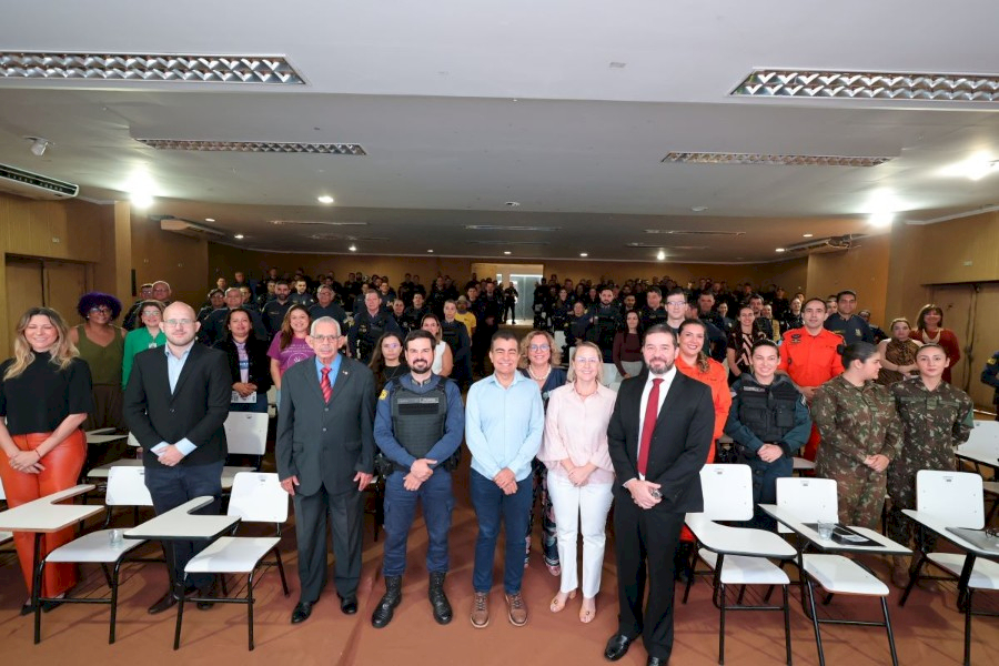 Prefeitura apresenta às forças de segurança, sistema que protege mulheres em situação de risco