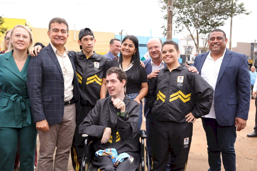Prefeito acende “Chama da Pátria” e reforça cidadania durante solenidade