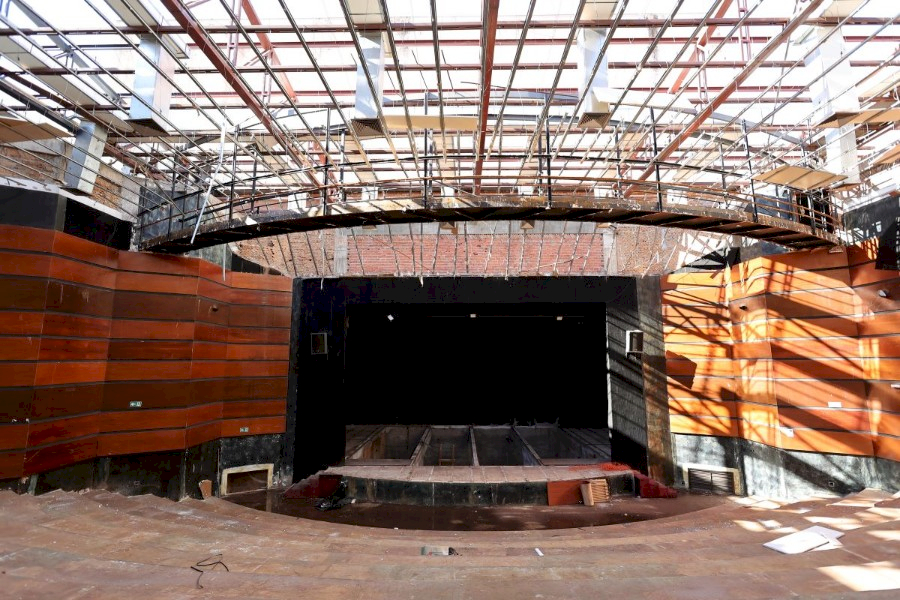 Prefeitura ultrapassa 70% de execução da reforma e revitalização do Teatro Municipal